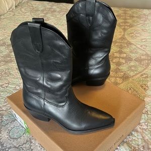 SOLD!!!!BRAND NEW!!! Steve Madden Western Boots
